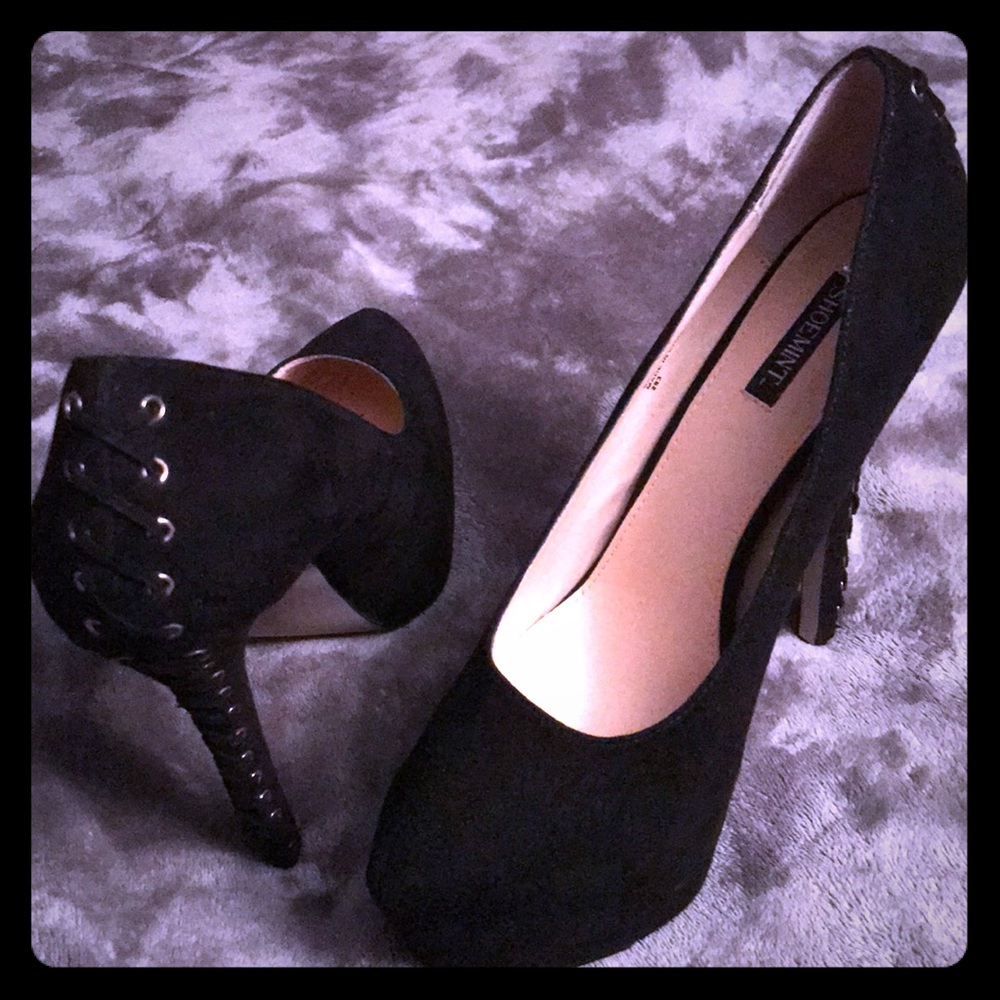 SEXY STUNNA heels 😻💋 Black corset lace up heel